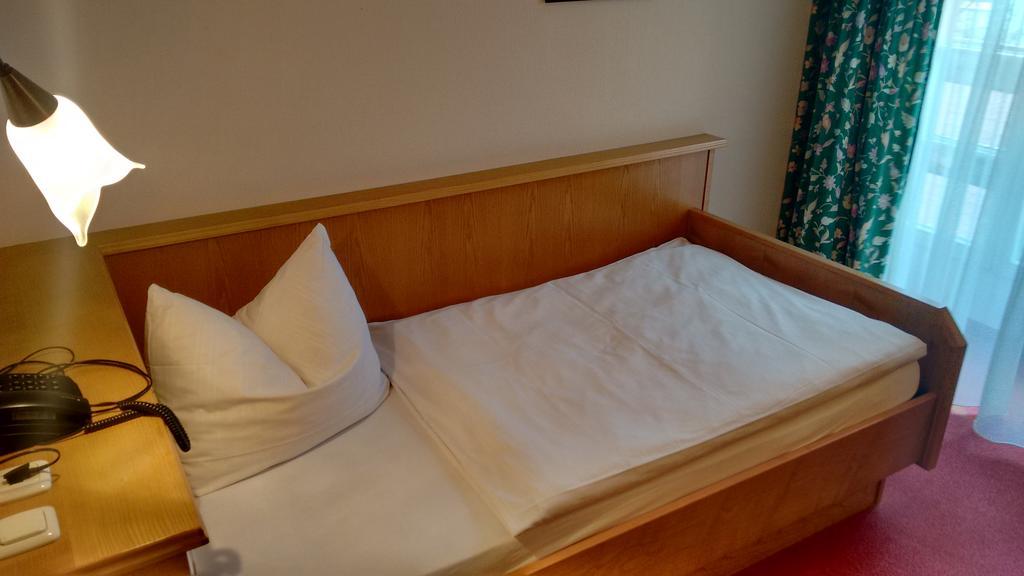 Altstadt- Und Businesshotel Pfaubraeu - Brauereigasthof - Fruehstuecksbuffet - Kostenfreie Radgarage - Hunde Willkommen Trostberg an der Alz Zewnętrze zdjęcie