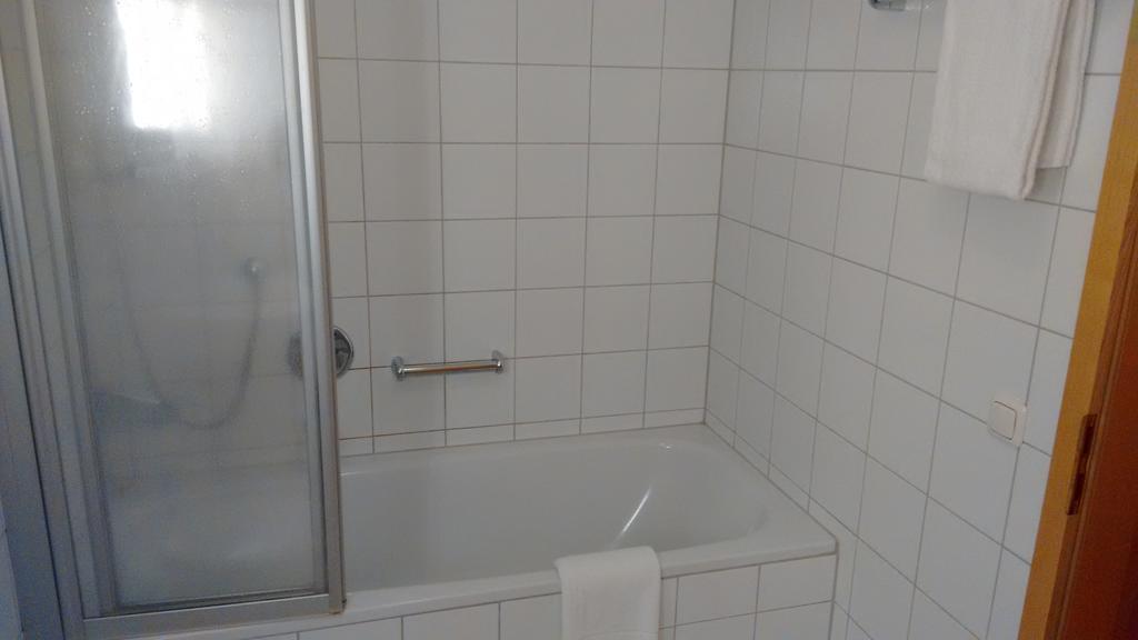 Altstadt- Und Businesshotel Pfaubraeu - Brauereigasthof - Fruehstuecksbuffet - Kostenfreie Radgarage - Hunde Willkommen Trostberg an der Alz Zewnętrze zdjęcie