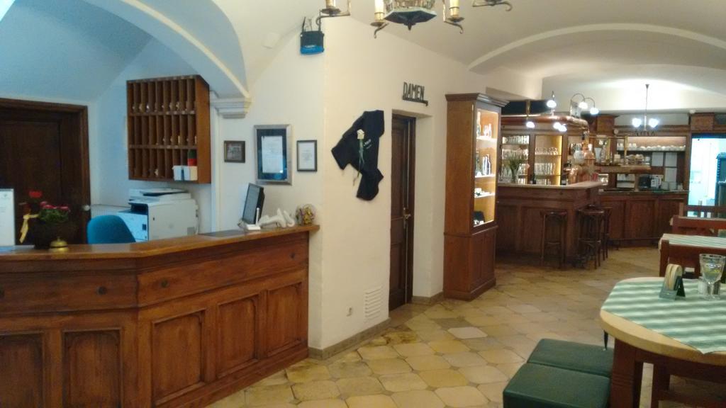 Altstadt- Und Businesshotel Pfaubraeu - Brauereigasthof - Fruehstuecksbuffet - Kostenfreie Radgarage - Hunde Willkommen Trostberg an der Alz Zewnętrze zdjęcie