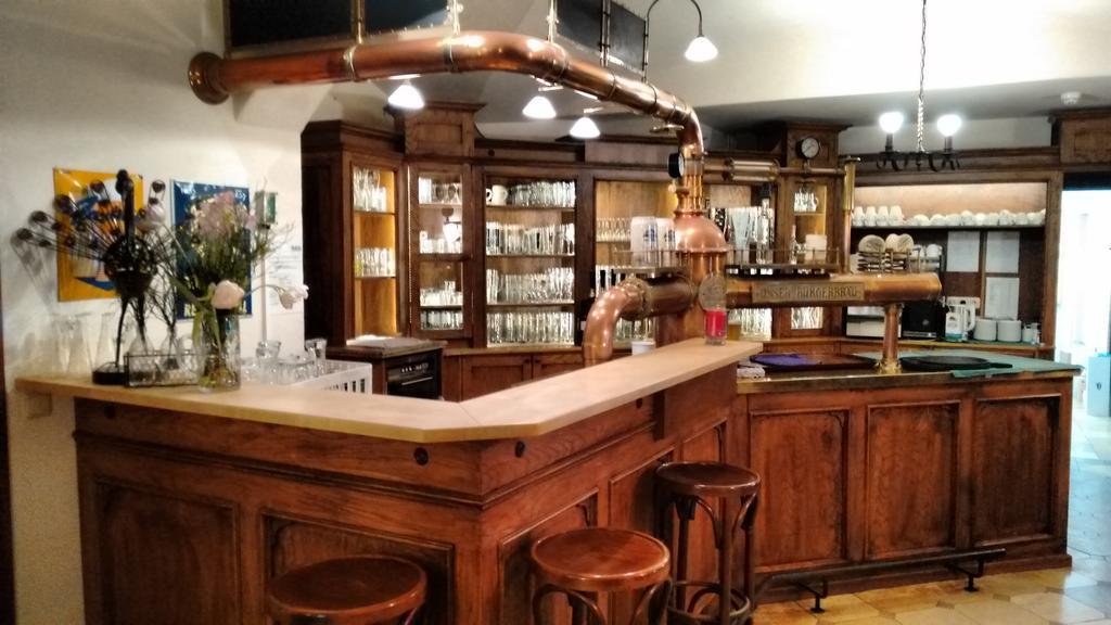Altstadt- Und Businesshotel Pfaubraeu - Brauereigasthof - Fruehstuecksbuffet - Kostenfreie Radgarage - Hunde Willkommen Trostberg an der Alz Zewnętrze zdjęcie